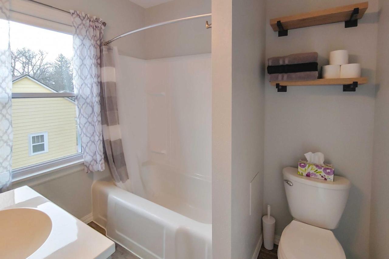 Cozy Appleton Getaway With Screened-In Porch And Yard! 外观 照片